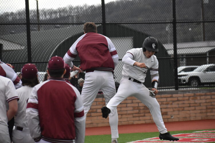 Wheeling Central Ends Losing Skid, Hands Toronto Its First Setback, 6-2